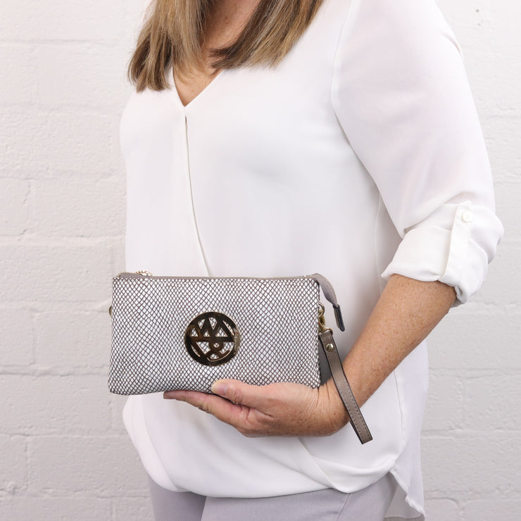 Evie white pebbled leather clutch crossbody – Willow & Zac